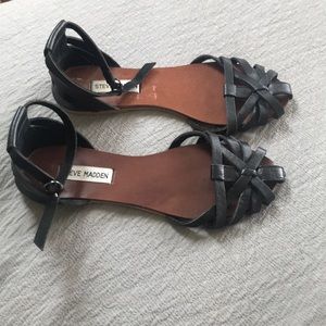 Steve Madden Black Woven Toe Leather Sandals